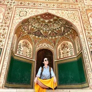 Meet your Posher, Lucy